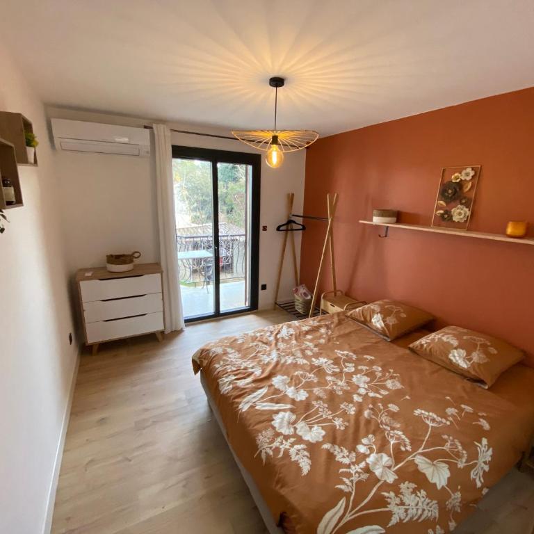 f2 4 pers 5min commerce plages - Appartement Deluxe - 1