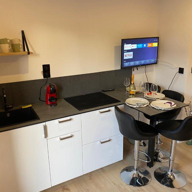 f2 4 pers 5min commerce plages - Appartement Deluxe - 7