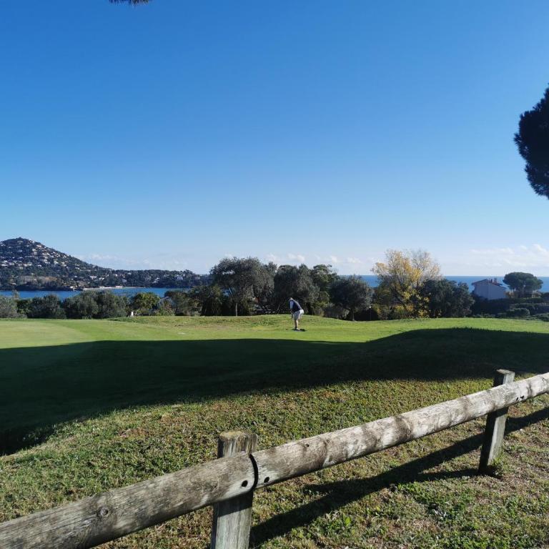 APPARTEMENT CAP ESTEREL CLIMATISE VUE MER - Appartement 1 Chambre - 22
