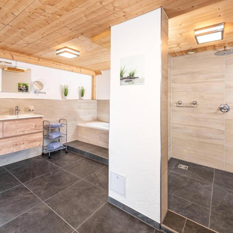 Ferienwohnungen Hörburger - Apartment mit Badewanne - 16