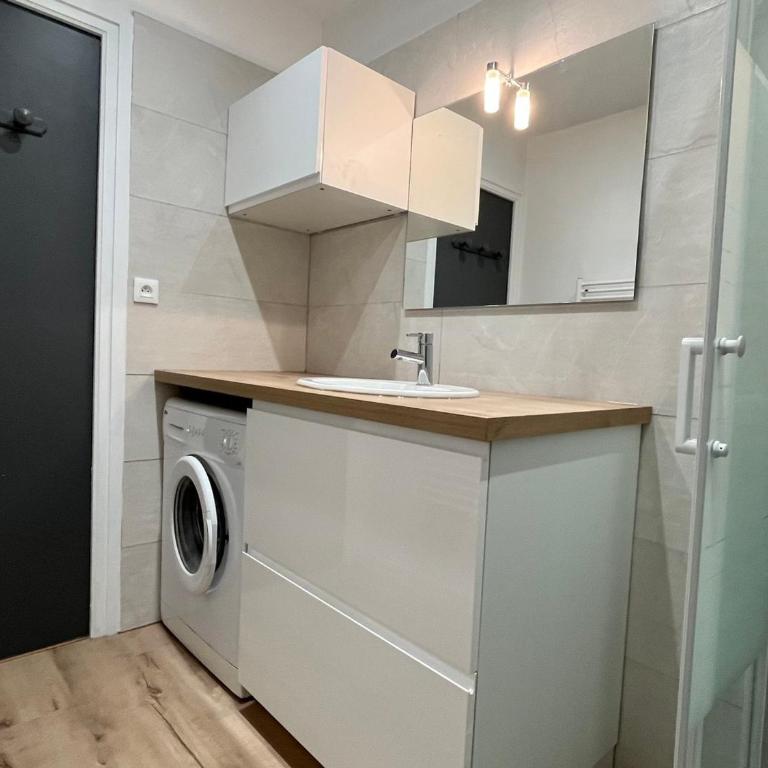 Studio spacieux avec balcon, idéal pour 2 personnes - FR-1-555-73 - Studio - 8