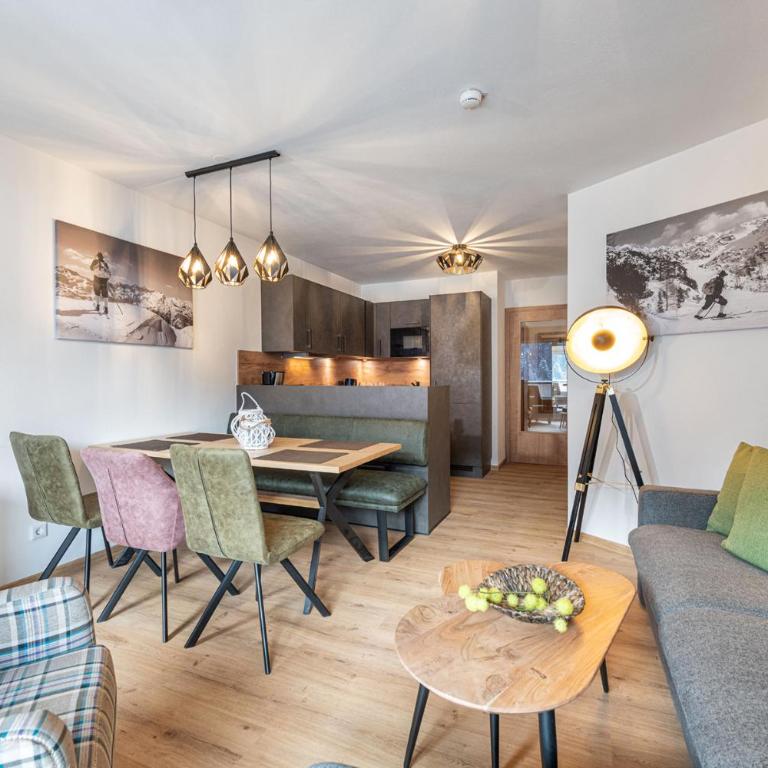 AlpenParks Residence Glemmrise Viehhofen - Superior Apartment mit 2 Schlafzimmern und Balkon - 1