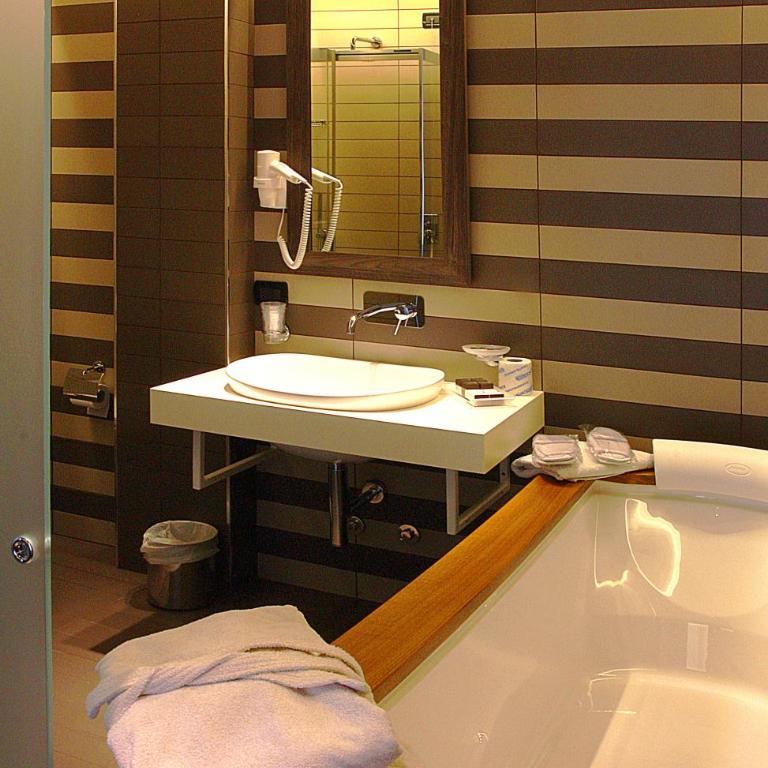Hotel Aurora - Suite con Vista Lago - 6