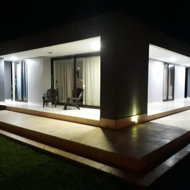 Casa moderna estilo minimalista muy luminosa - Two-Bedroom Villa - 9
