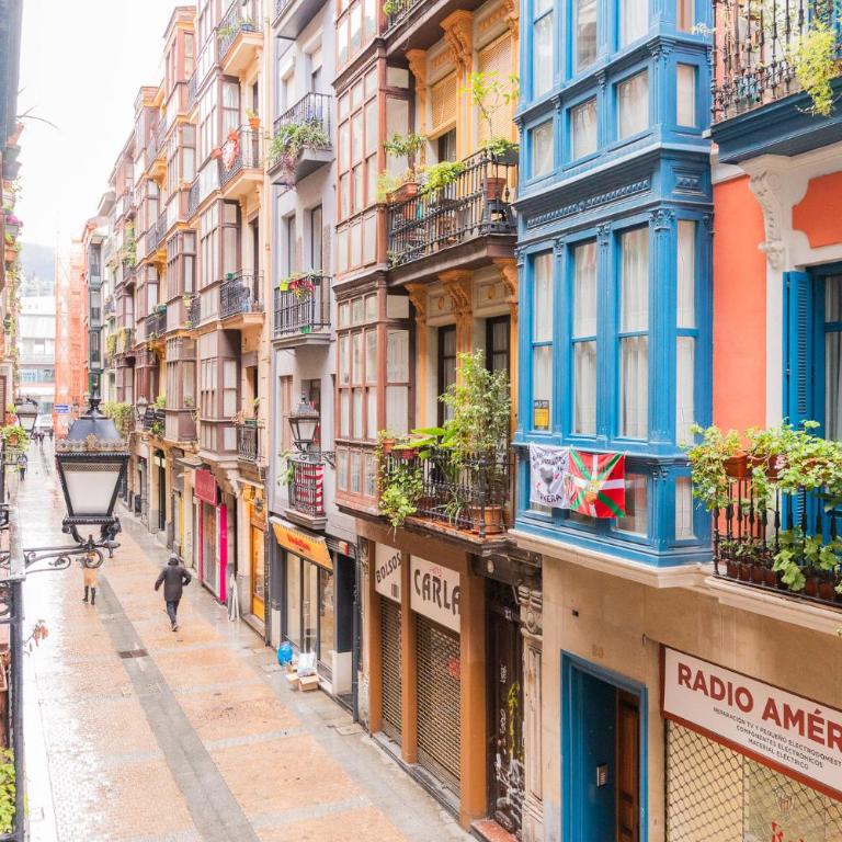 Beautiful Old Town by Next Stop Bilbao - Two-Bedroom Apartment - 2
