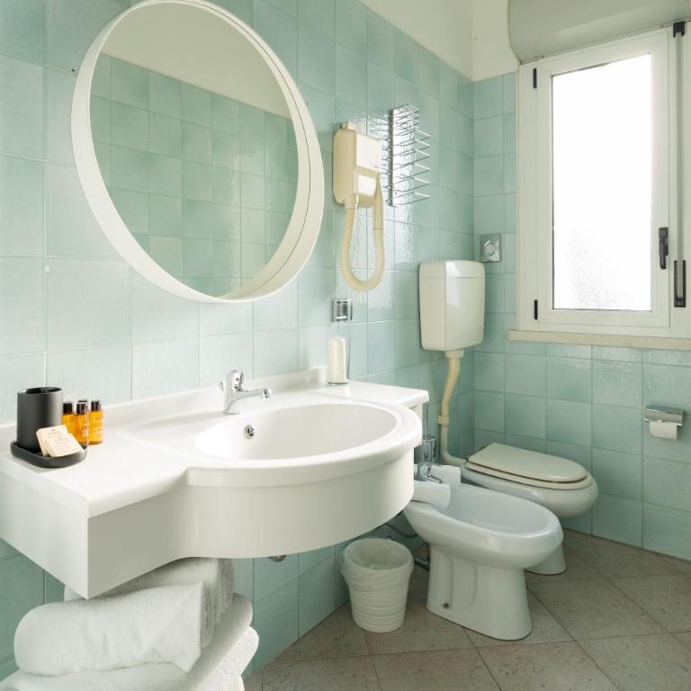 Hotel Adriatica - Deluxe Double Room - 11