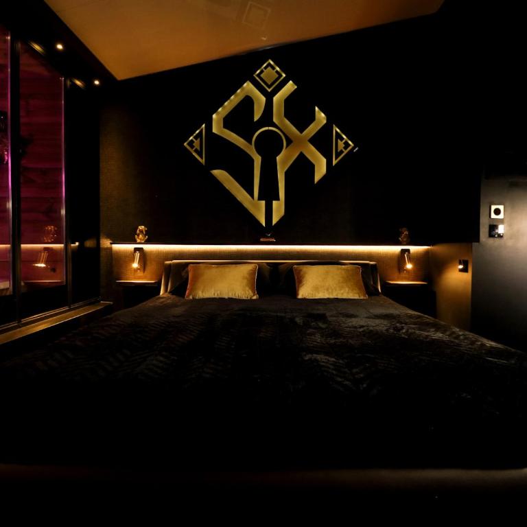 Sxcape ROOM - Suite avec Jacuzzi - 14