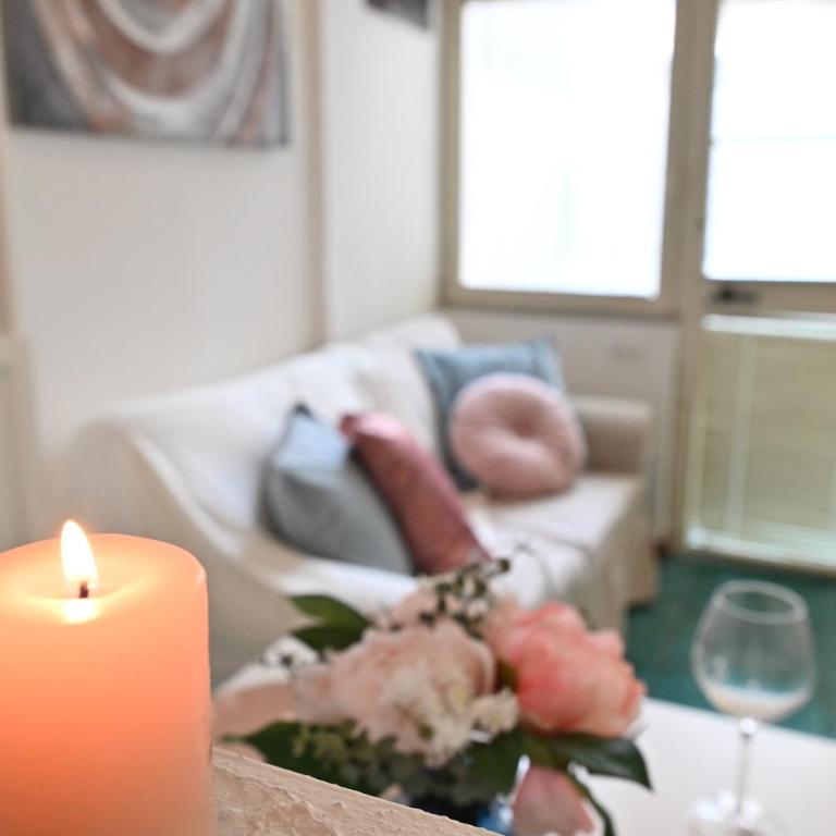 IzzHome City Love - Appartamento con 1 Camera da Letto - 1