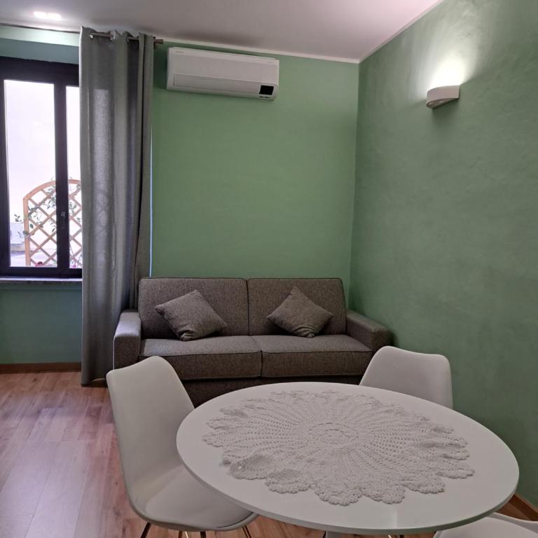 2 Via Fabio Mangone - Appartamento con 1 Camera da Letto - 6