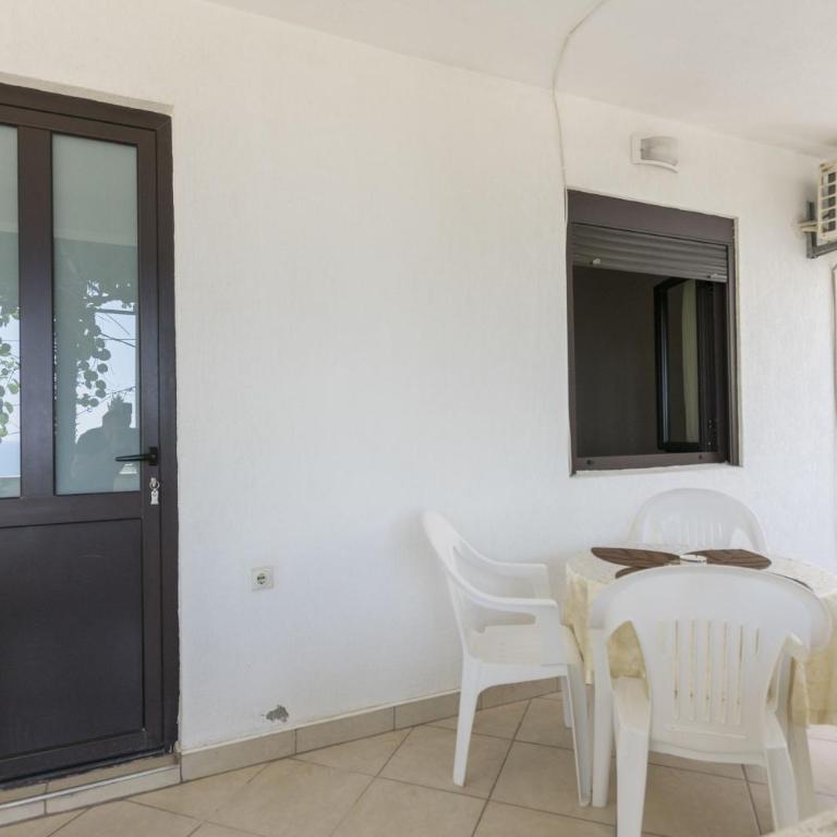 Apartments Aleksandar - Studio - 13