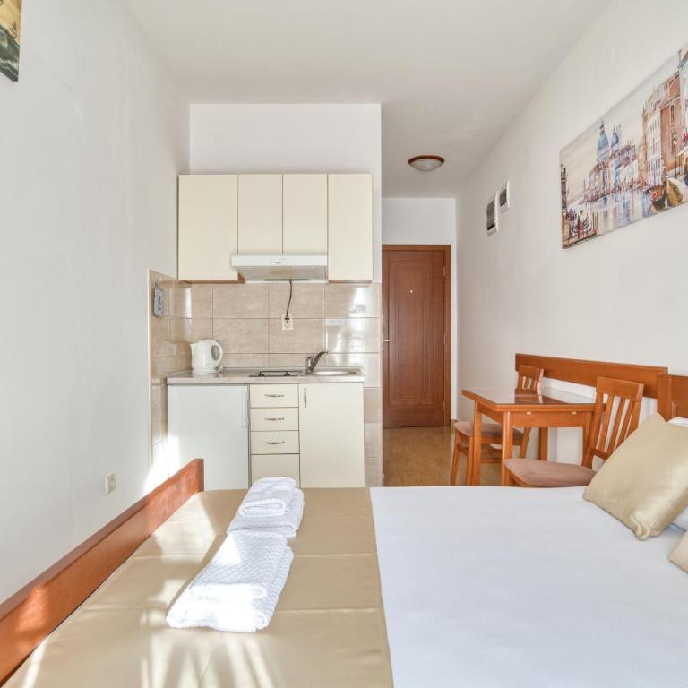 Garni Hotel Milica - Studio Apartment - 10