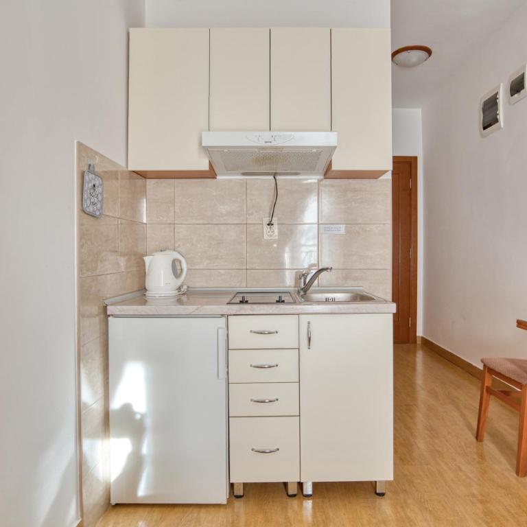 Garni Hotel Milica - Studio Apartment - 8