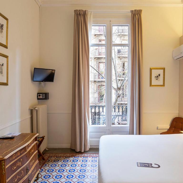 Mihlton Barcelona Boutique B&B - Double Room with Balcony and City Views - 3