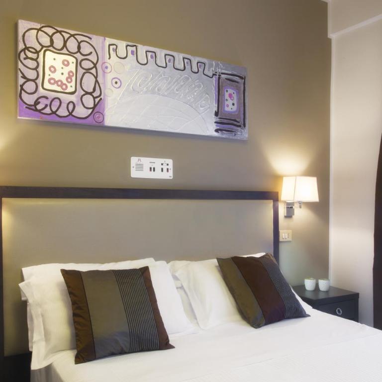Hotel Ambassador - Superior Double or Twin Room - 1