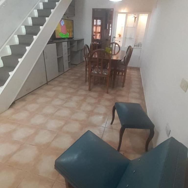 Córdoba capital barrio alto verde a 10 minutos del aeropuerto 2 dormitorios a cuadras del Orfeo, 5 minutos del kempes - Casa de 2 dormitorios - 11