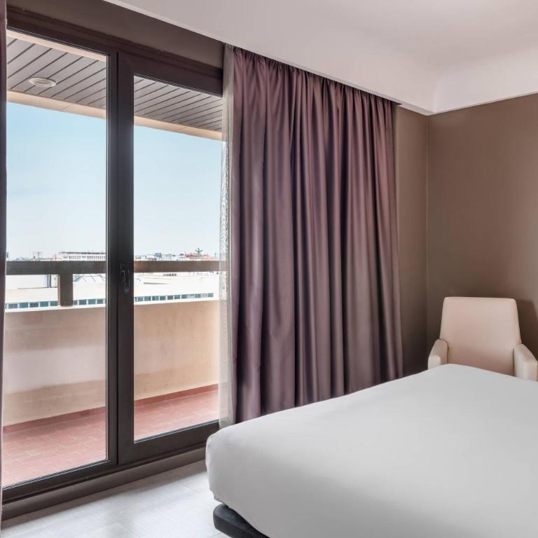 AC Hotel Iberia Las Palmas by Marriott - Habitación Estándar con 1 cama grande y balcón con vistas - 2