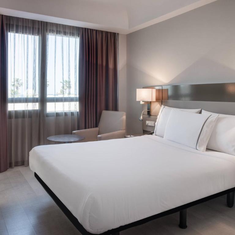 AC Hotel Iberia Las Palmas by Marriott - Habitación Estándar con 1 cama grande y balcón con vistas - 3