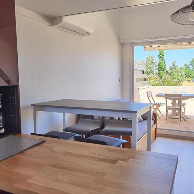 Appartement Climatisé 2 Pièces avec Terrasse et Parking - Classé 2 Étoiles - FR-1-326-690 - Appartement (4 Adultes) - 1