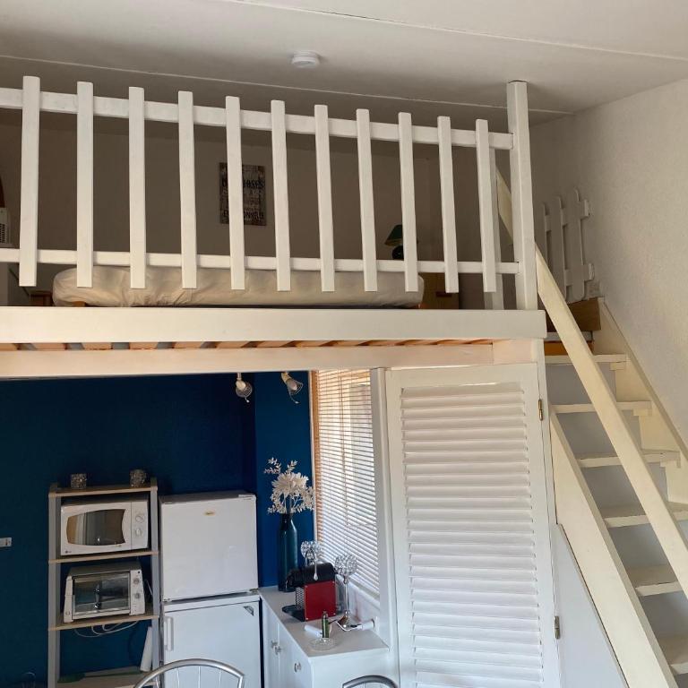 Joli appartement mezzanine avec parking et wifi La Roquille - Apartment mit 2 Schlafzimmern - 13