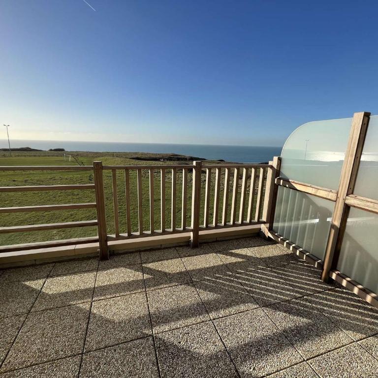 Duplex à Wimereux avec Balcon, Parking et Wi-Fi - FR-1-675-16 - Apartment - 4
