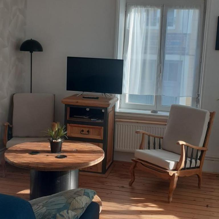 Studio 30 m2 refait à neuf idéalement situé centre ville et plage - Studio - 15