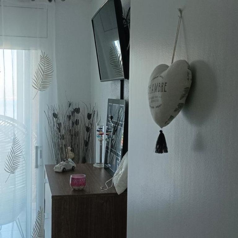Las Delicias ROSES - Two-Bedroom Apartment - 13
