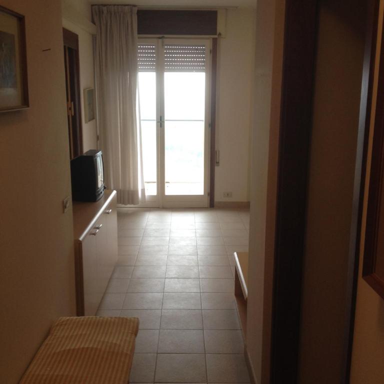 Cond Due Torri - One-Bedroom Apartment - 3