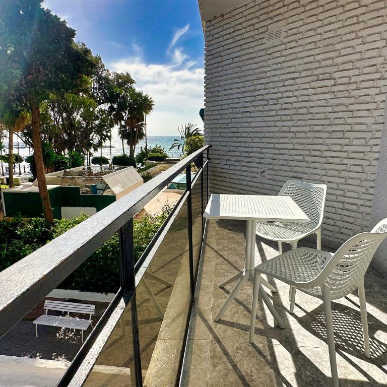 Skol 131 - Studio at Skol Building in Marbella centre with sea views. - Studio - 18