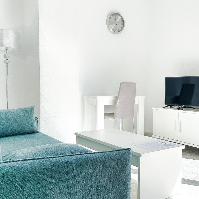 Skol 131 - Studio at Skol Building in Marbella centre with sea views. - Studio - 1