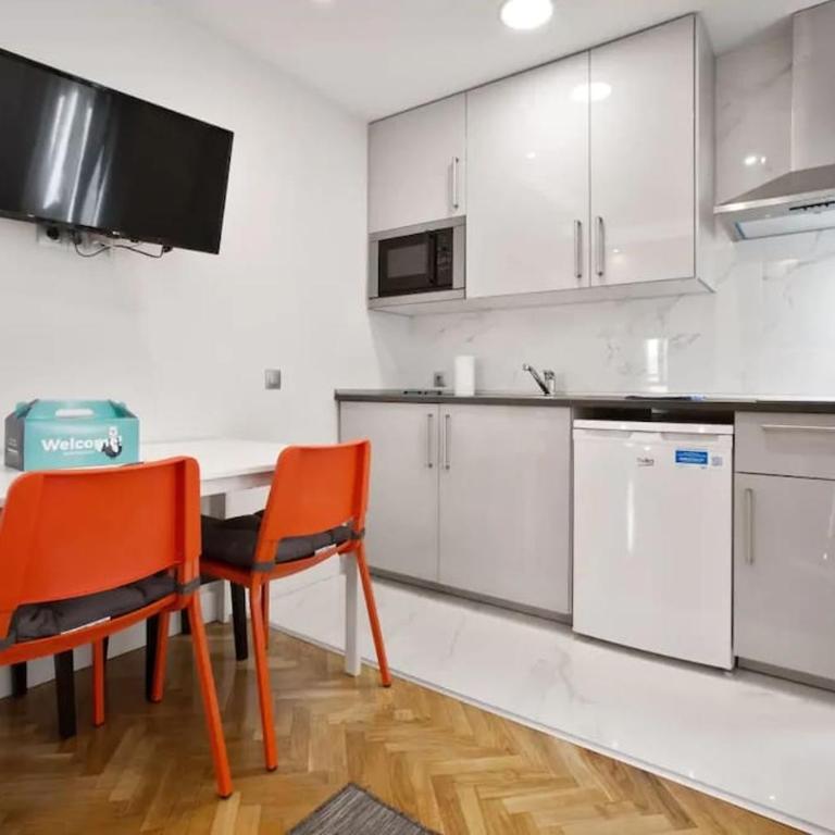 Gran Via by RegalateMadrid - One-Bedroom Apartment - 4