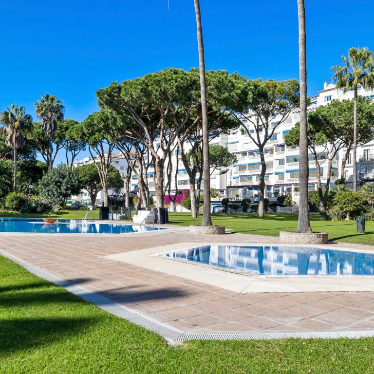 Casa cádiz 607 playas del duque - Two-Bedroom Apartment - 25