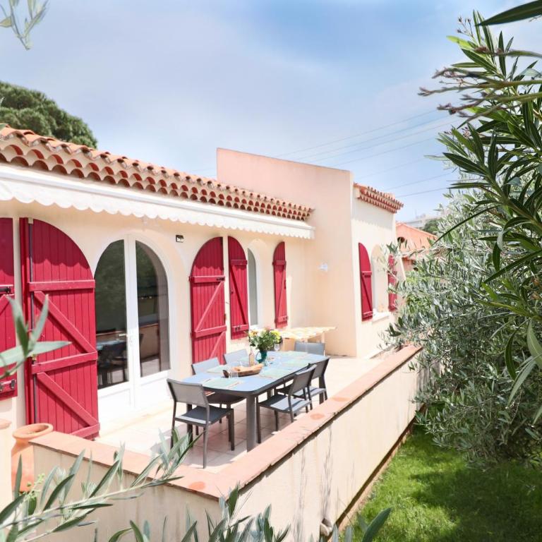 Charming Villa with Jacuzzi at 200m from beaches - Villa - 2