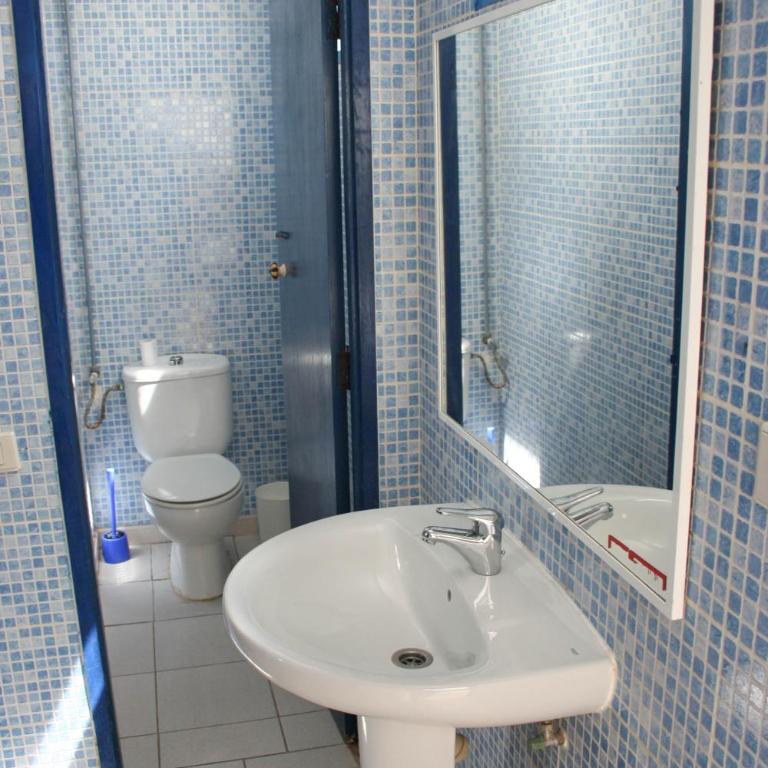 Sol y Mar Surf Camp - Cama en habitación compartida mixta compartido de 4 camas con baño compartido - 4