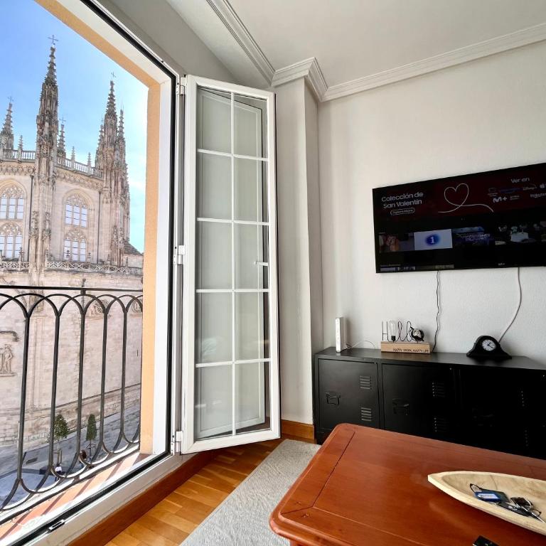 AtuaireHome Balcón con vistas a la Catedral de Burgos - Apartamento de 2 dormitorios - 2