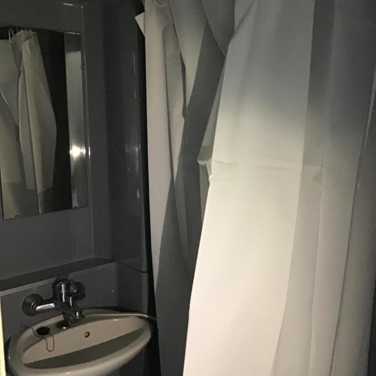 Studio quartier Porcé 5 mn plage - Appartement 1 Chambre - 2