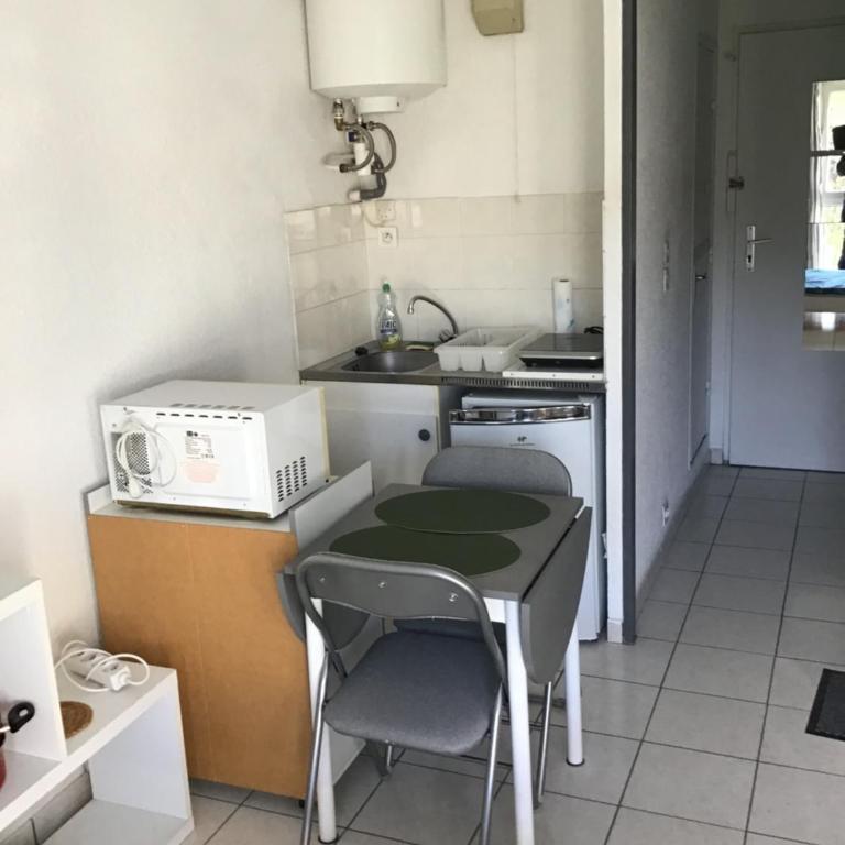 Studio quartier Porcé 5 mn plage - Appartement 1 Chambre - 4