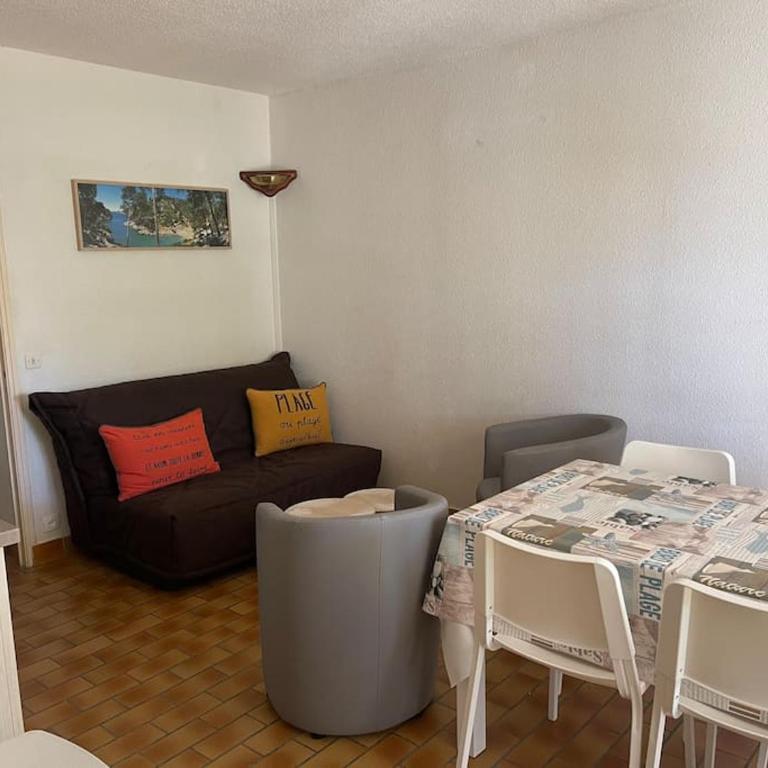 Appart-St Cyr sur Mer-La Madrague-4pers-Parking - Appartement 1 Chambre - 10