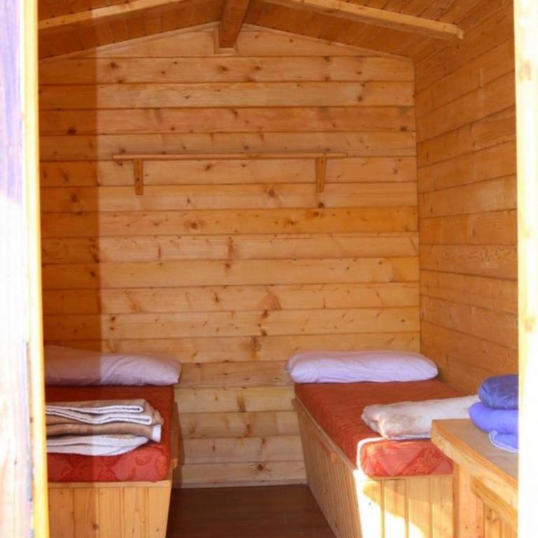Camping Yoghi e Bubu - Bungalow avec Salle de Bains Commune - 1