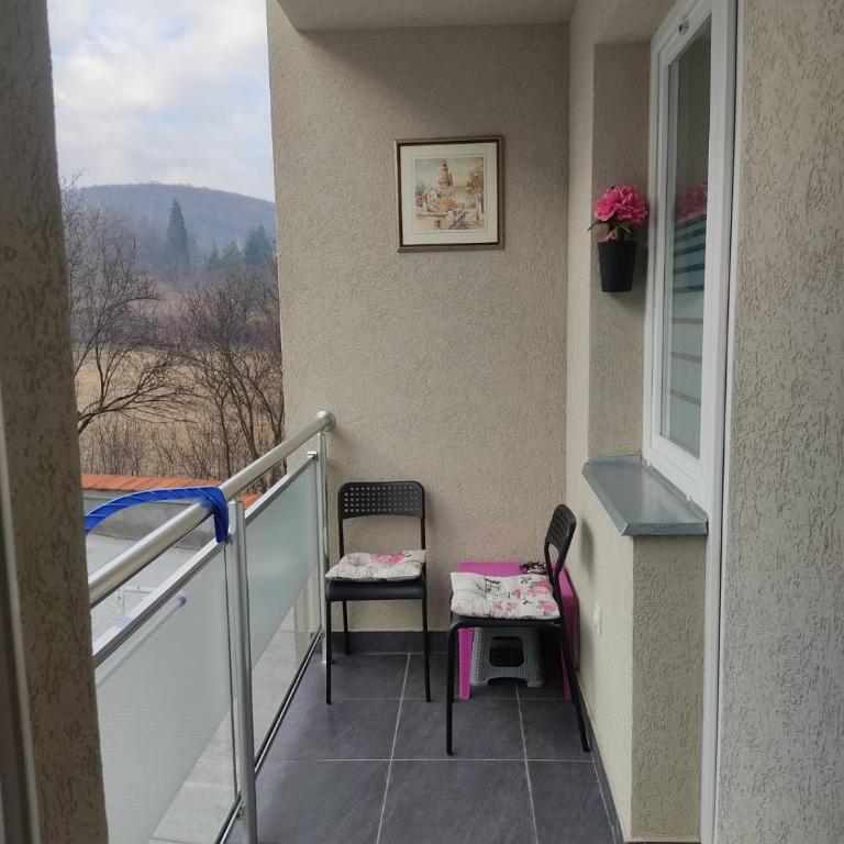 Lara Lux - One-Bedroom Apartment - 29