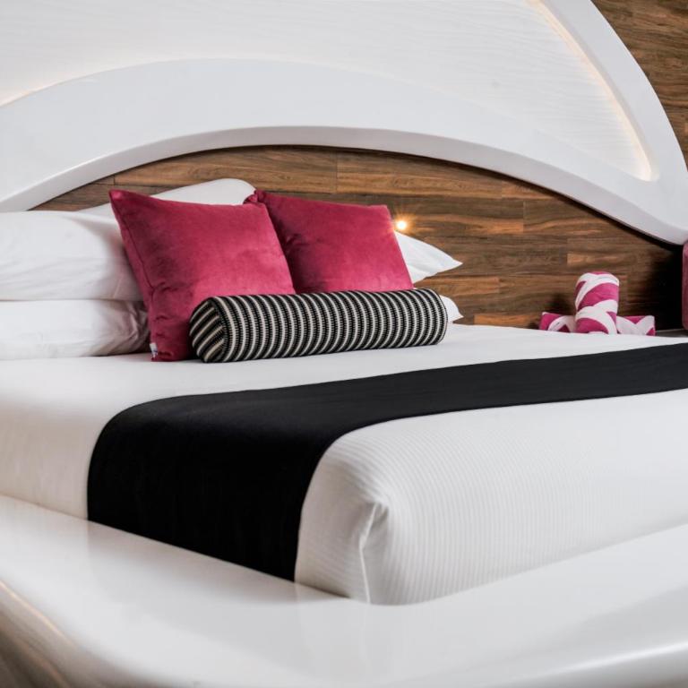 The Carmen Hotel - Ocean Front - Standard King Room - 4