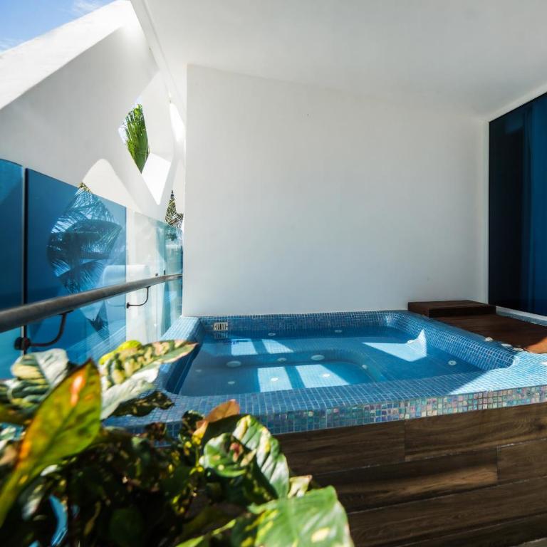 The Carmen Hotel - Ocean Front - Deluxe Suite with Sea View - 5