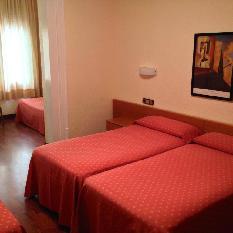 Hotel Pelayo - Quadruple Room - 11