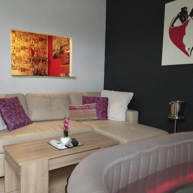 ÁTICO RILQUE, Apartamentos Independientes con Jacuzzi Privado y Terraza en Ronda - Apartamento Deluxe - 22