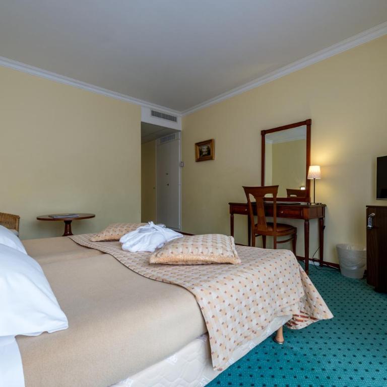 Hotel Churchill - Chambre Lits Jumeaux - 2