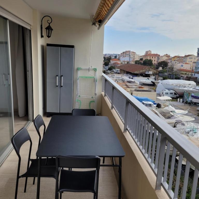 Charmant 2 pièces balcon vue mer - Appartement - Vue sur Mer - 3