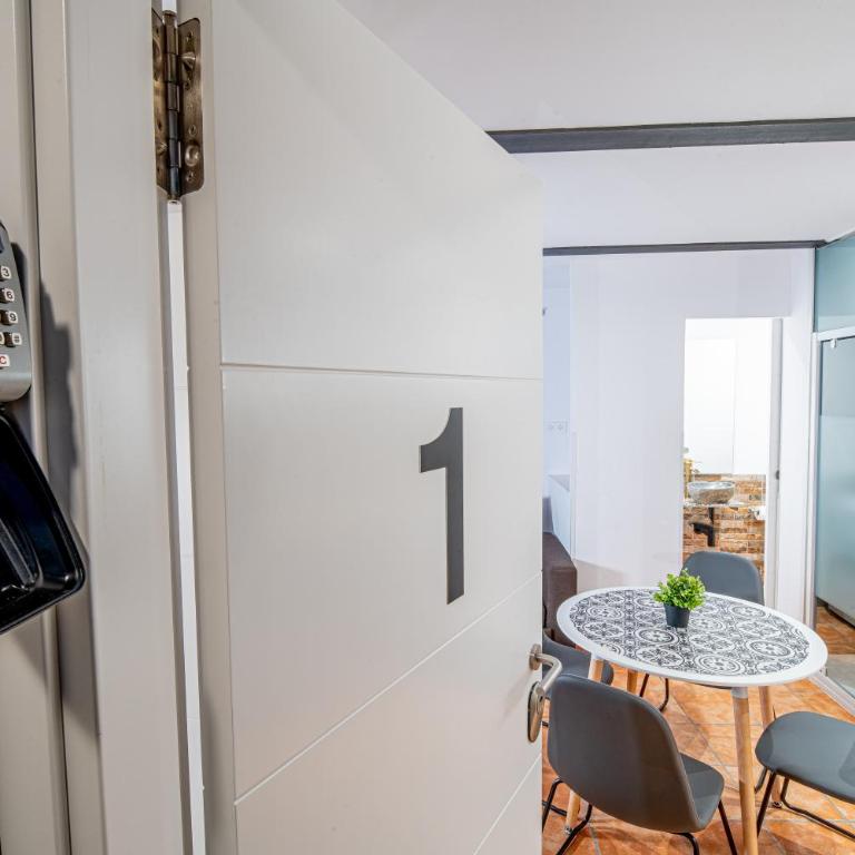 Apartamento 1 en la muralla romana junto a la Catedral - Apartamento de 1 dormitorio - 8