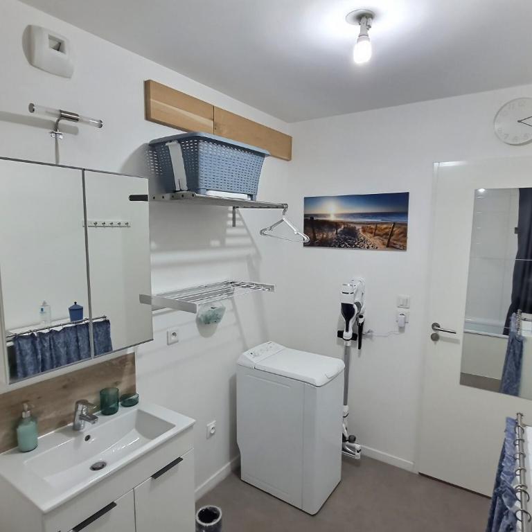 Vaste appartement avec terrasse, parking, proche Parc Expo Avignon - Two-Bedroom Apartment - 5