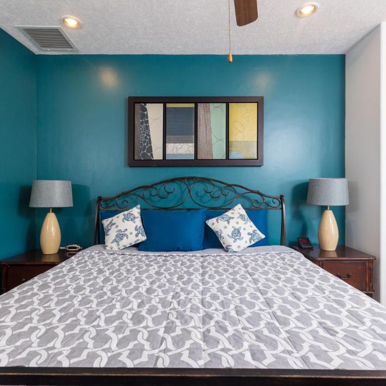 Bella Sirena Luxury Resort 205-D - Two-Bedroom Apartment - 17