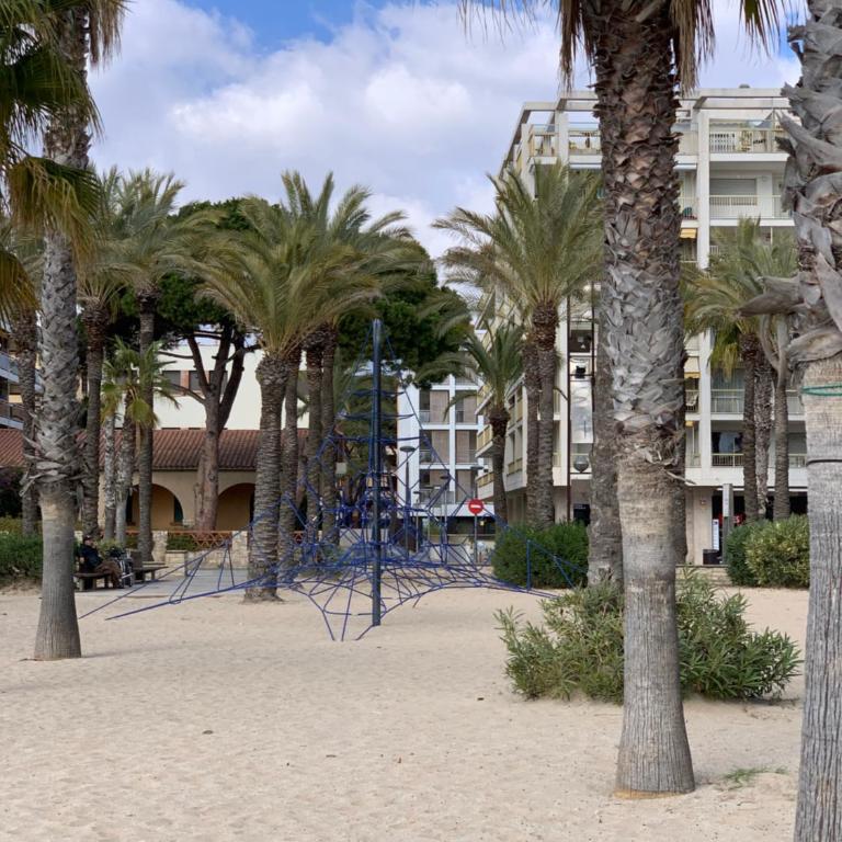 SOLIMAR 10 SALOU Solo FAMILIAS con Parking y piscina - Two-Bedroom Apartment - 31