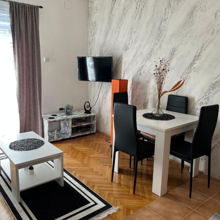 Vuk - One-Bedroom Apartment - 4